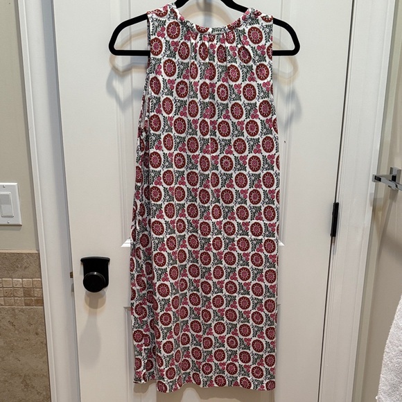 Breezy Boden Vneck Sleeveless Midi Dress - Red and White Floral - Picture 5 of 6